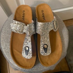 Anna - Size 8 - Brand new